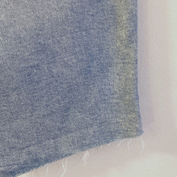 GAP Bermuda Shorts Light Blue Wash Distressed Size 4/27 - Picture 7 of 12